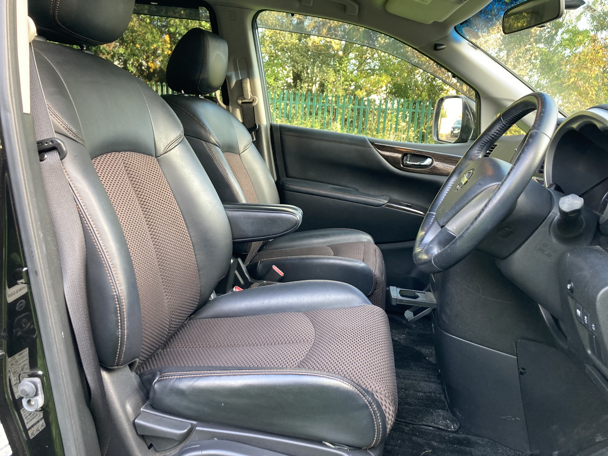 ULEZ FREE NISSAN ELGRAND HIGHWAY STAR 2012