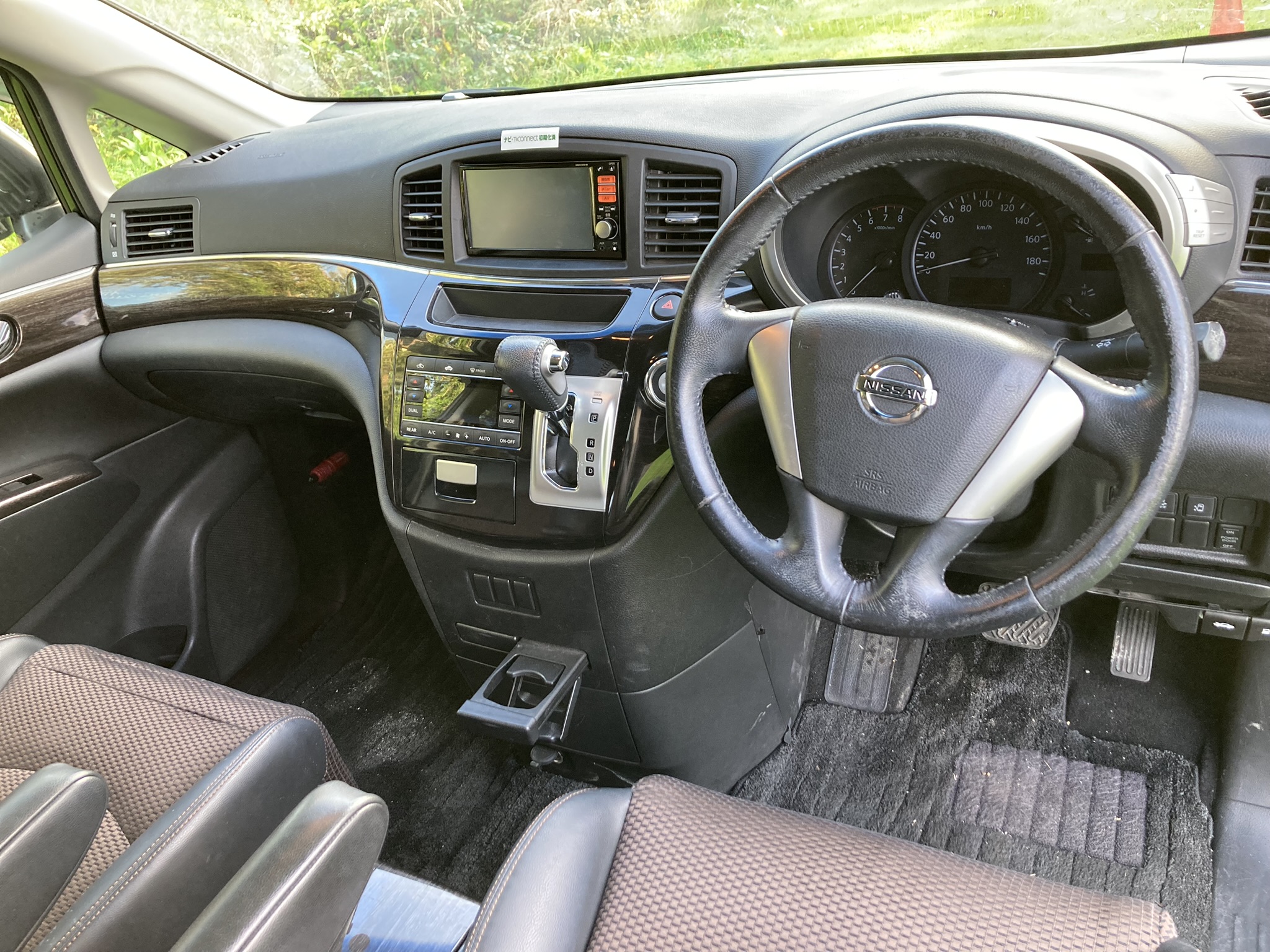 ULEZ FREE NISSAN ELGRAND HIGHWAY STAR 2012