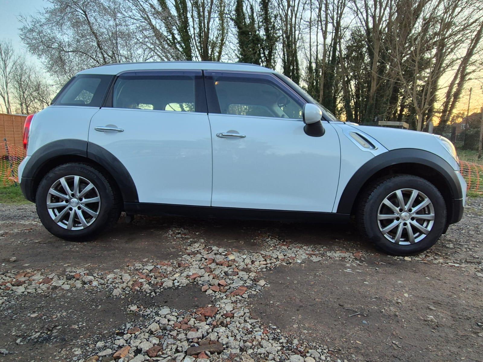 MINI COOPER – COUNTRYMAN