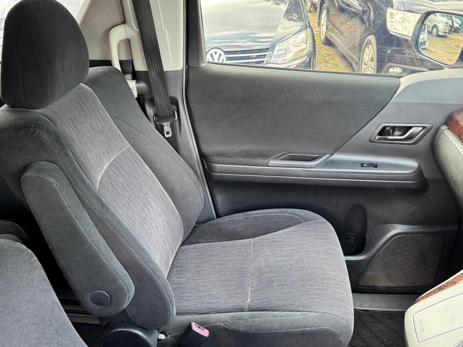 TOYOTA ALPHARD 2012 ULEZ FREE