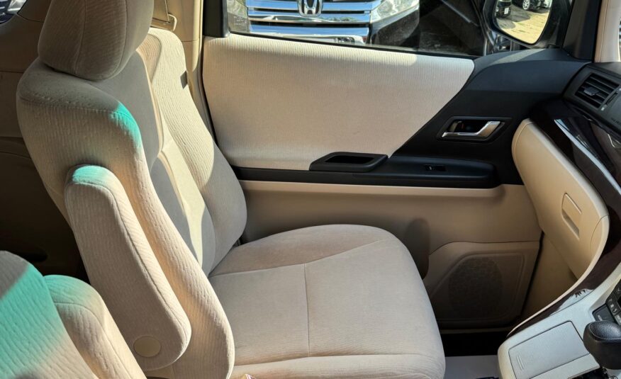 TOYOTA VELLFIRE 2011 ULEZ FREE