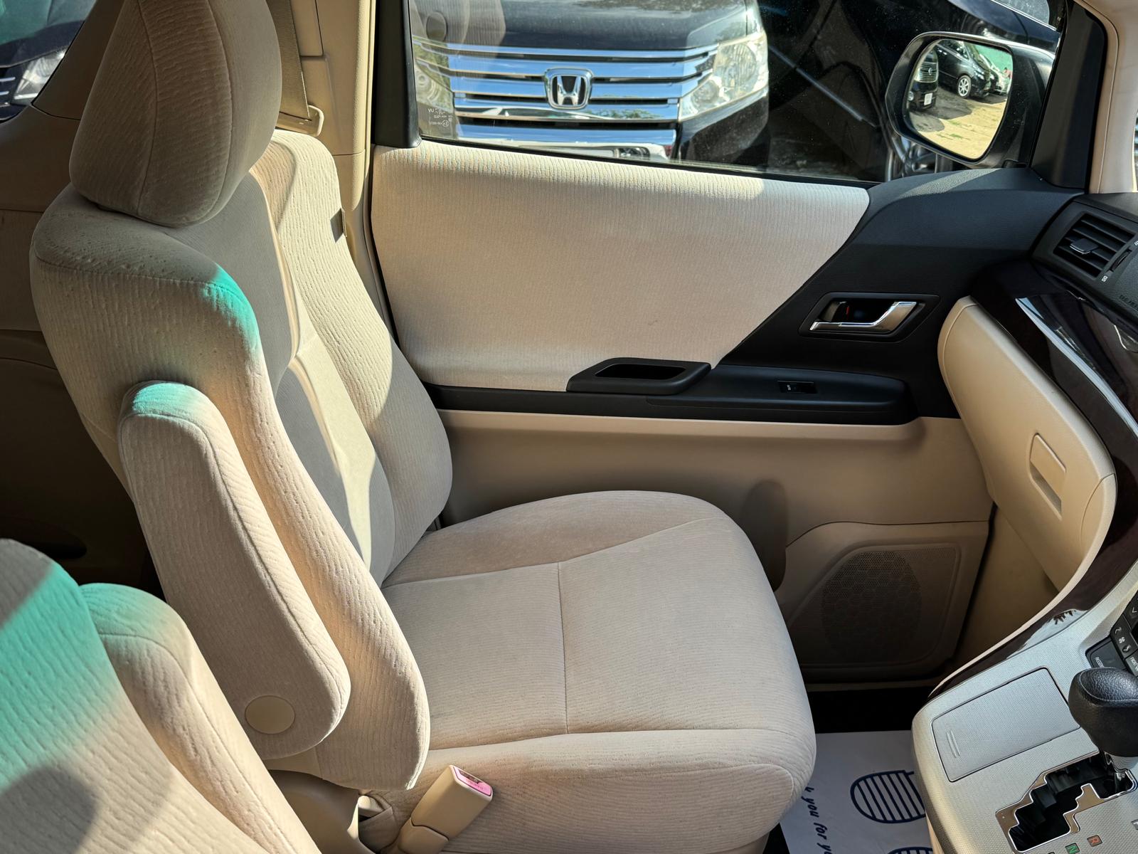TOYOTA VELLFIRE 2011 ULEZ FREE