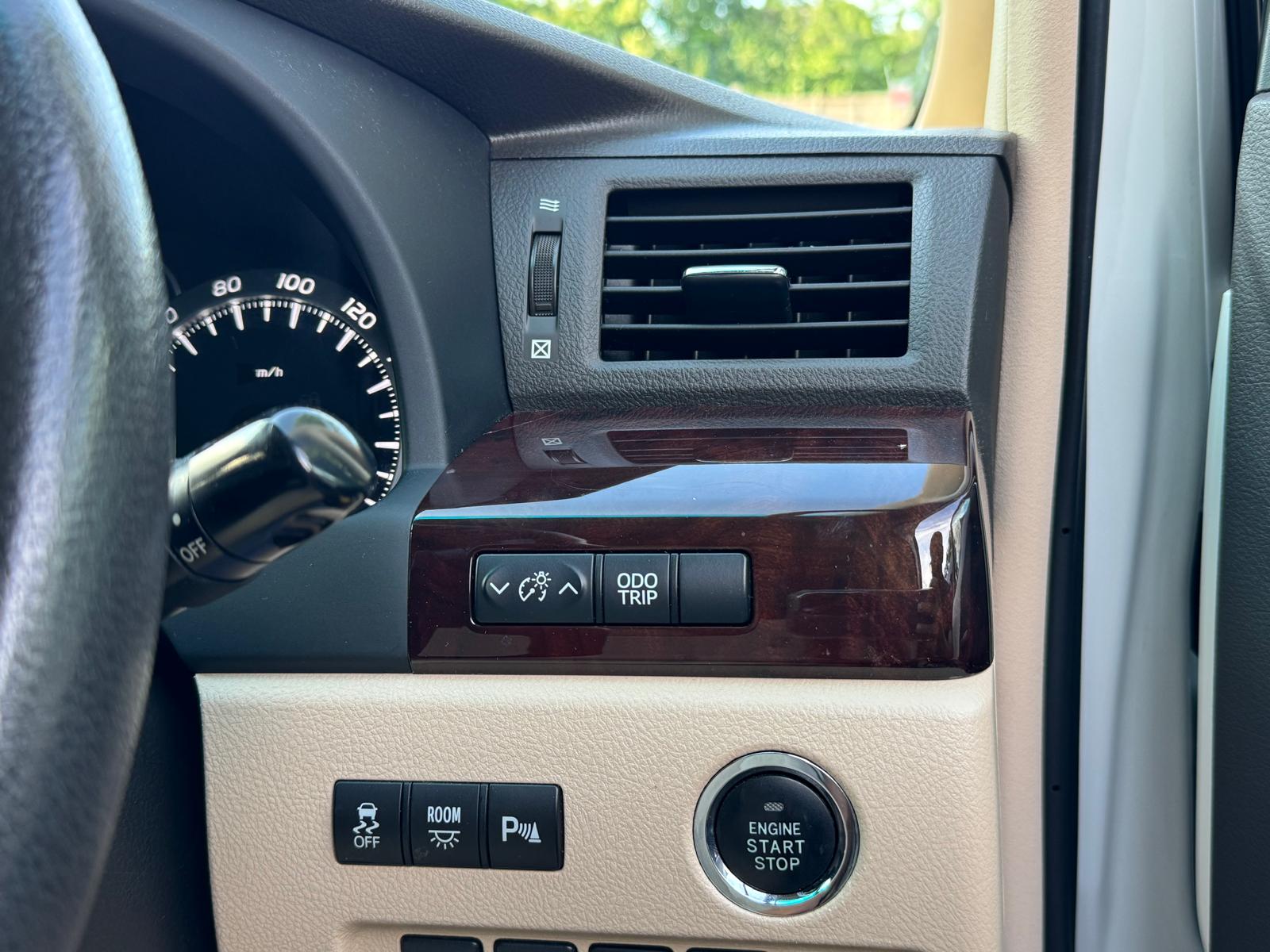 TOYOTA VELLFIRE 2011 ULEZ FREE