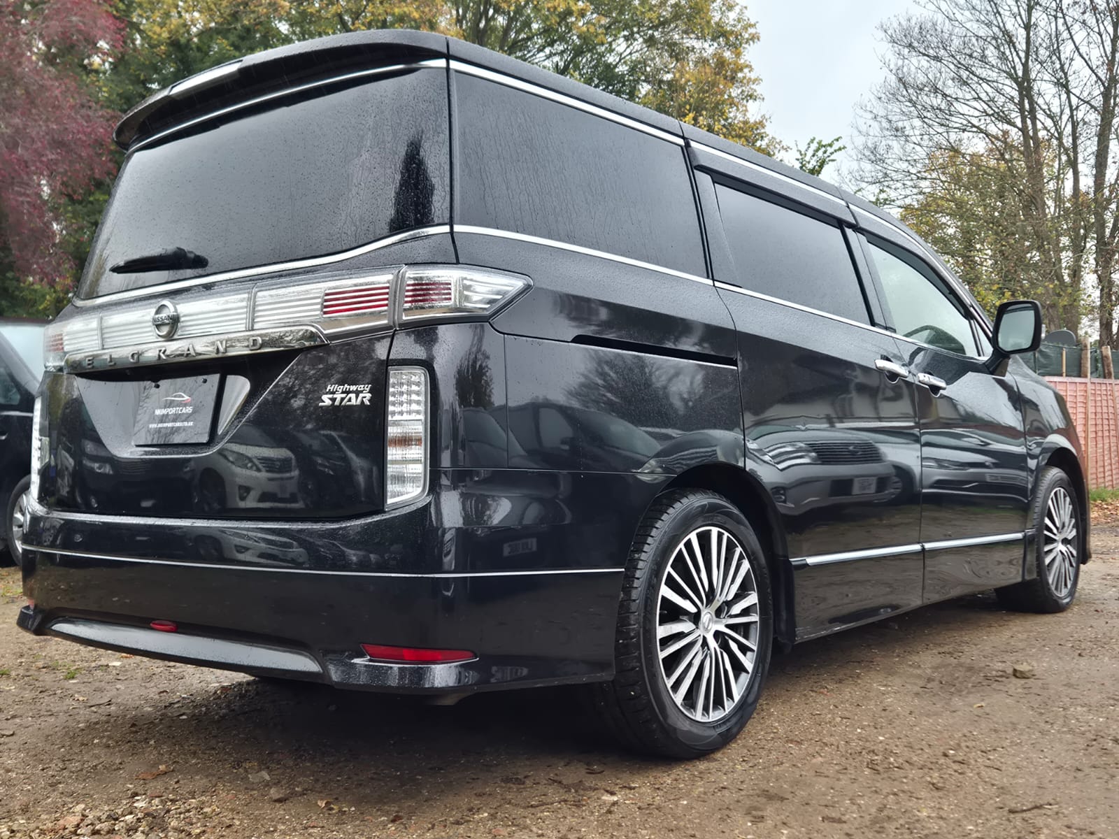 NISSAN ELGRAND HIGHWAY STAR PETROL AUTOMATIC 2014