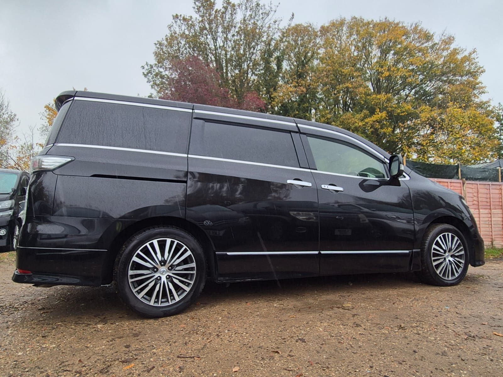 NISSAN ELGRAND HIGHWAY STAR PETROL AUTOMATIC 2014