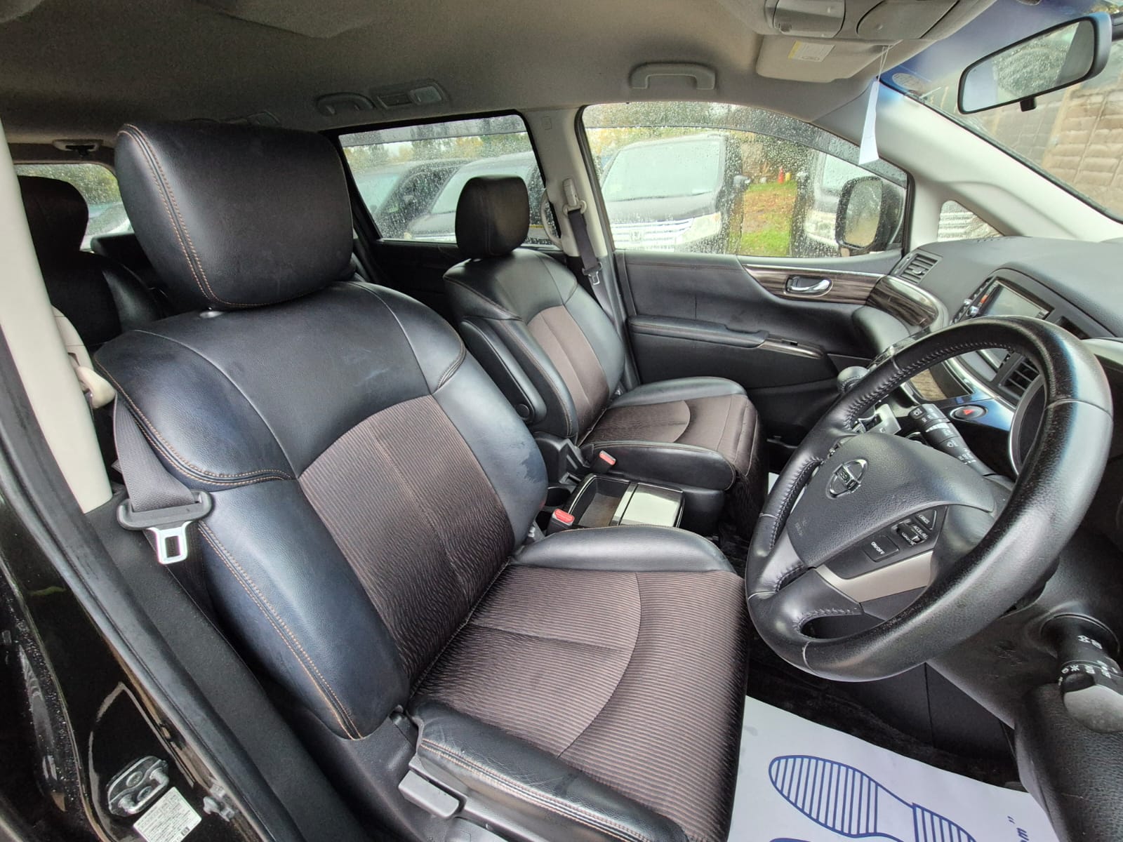 NISSAN ELGRAND HIGHWAY STAR PETROL AUTOMATIC 2014