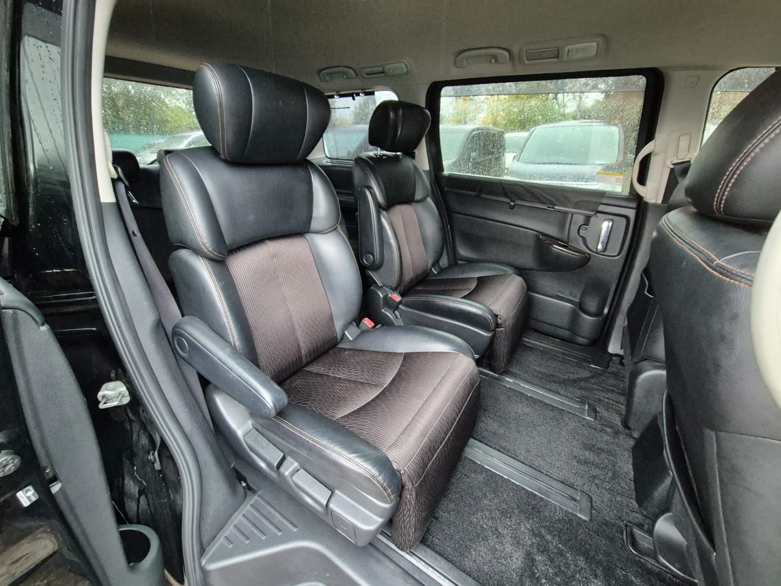 NISSAN ELGRAND HIGHWAY STAR PETROL AUTOMATIC 2014