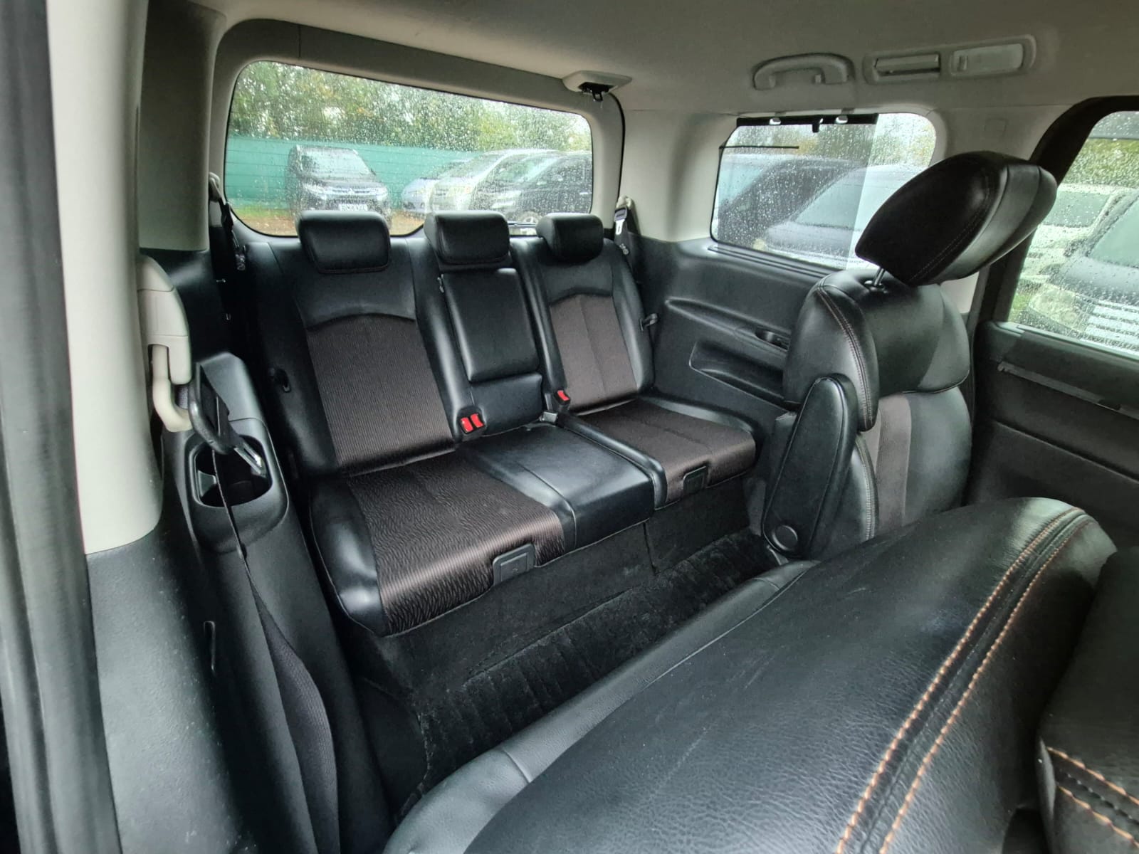 NISSAN ELGRAND HIGHWAY STAR PETROL AUTOMATIC 2014