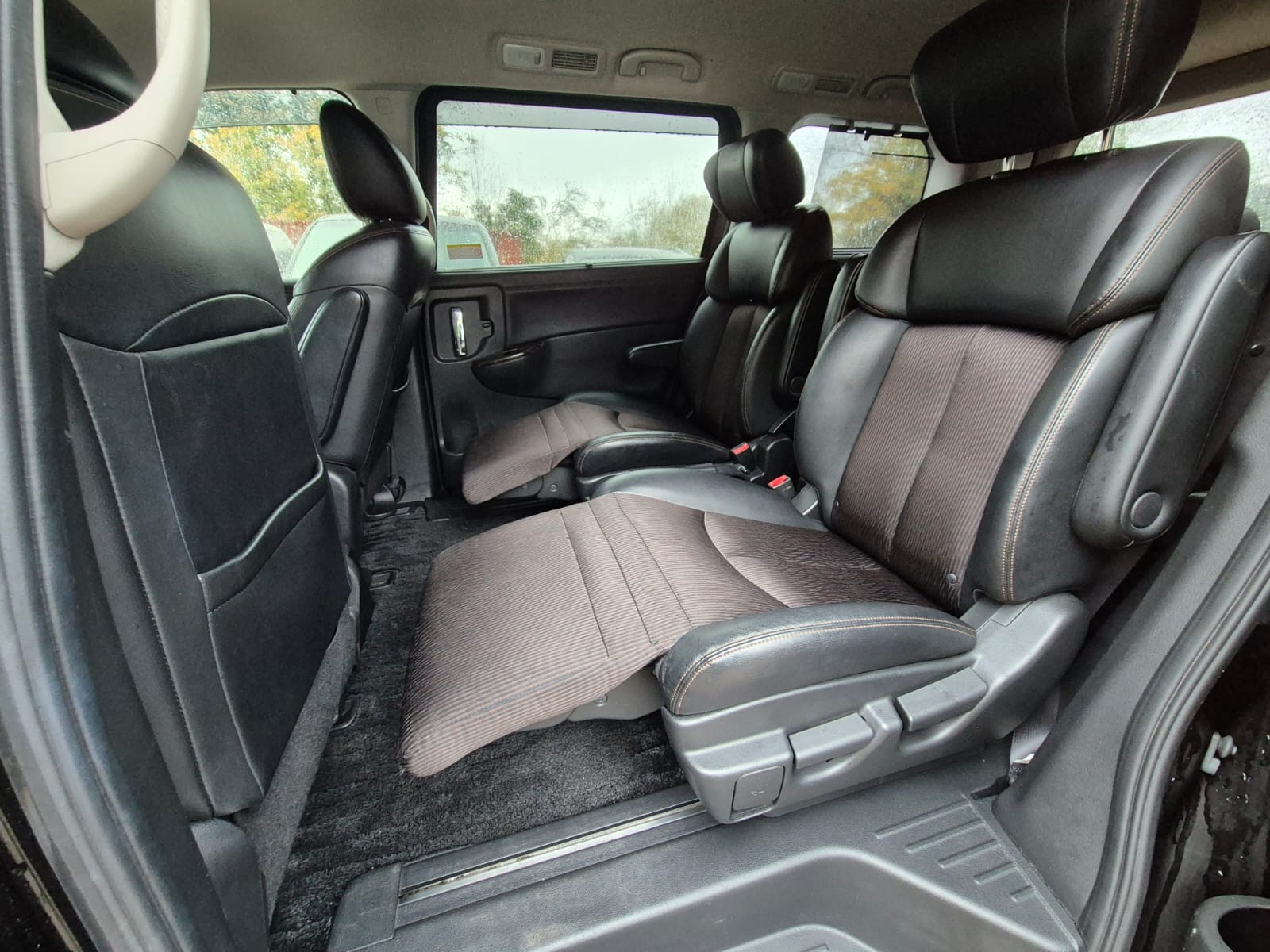 NISSAN ELGRAND HIGHWAY STAR PETROL AUTOMATIC 2014