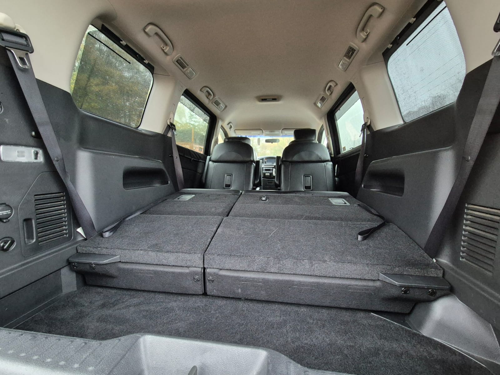 NISSAN ELGRAND HIGHWAY STAR PETROL AUTOMATIC 2014