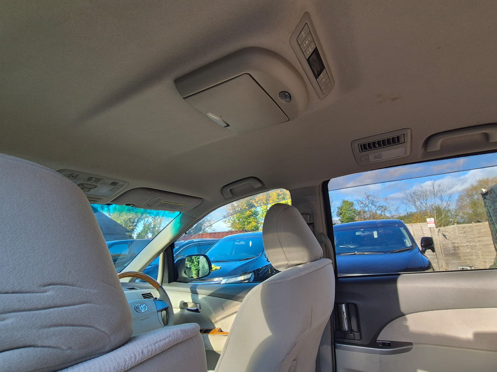 TOYOTA ESTIMA PETROL AUTOMATIC 2010