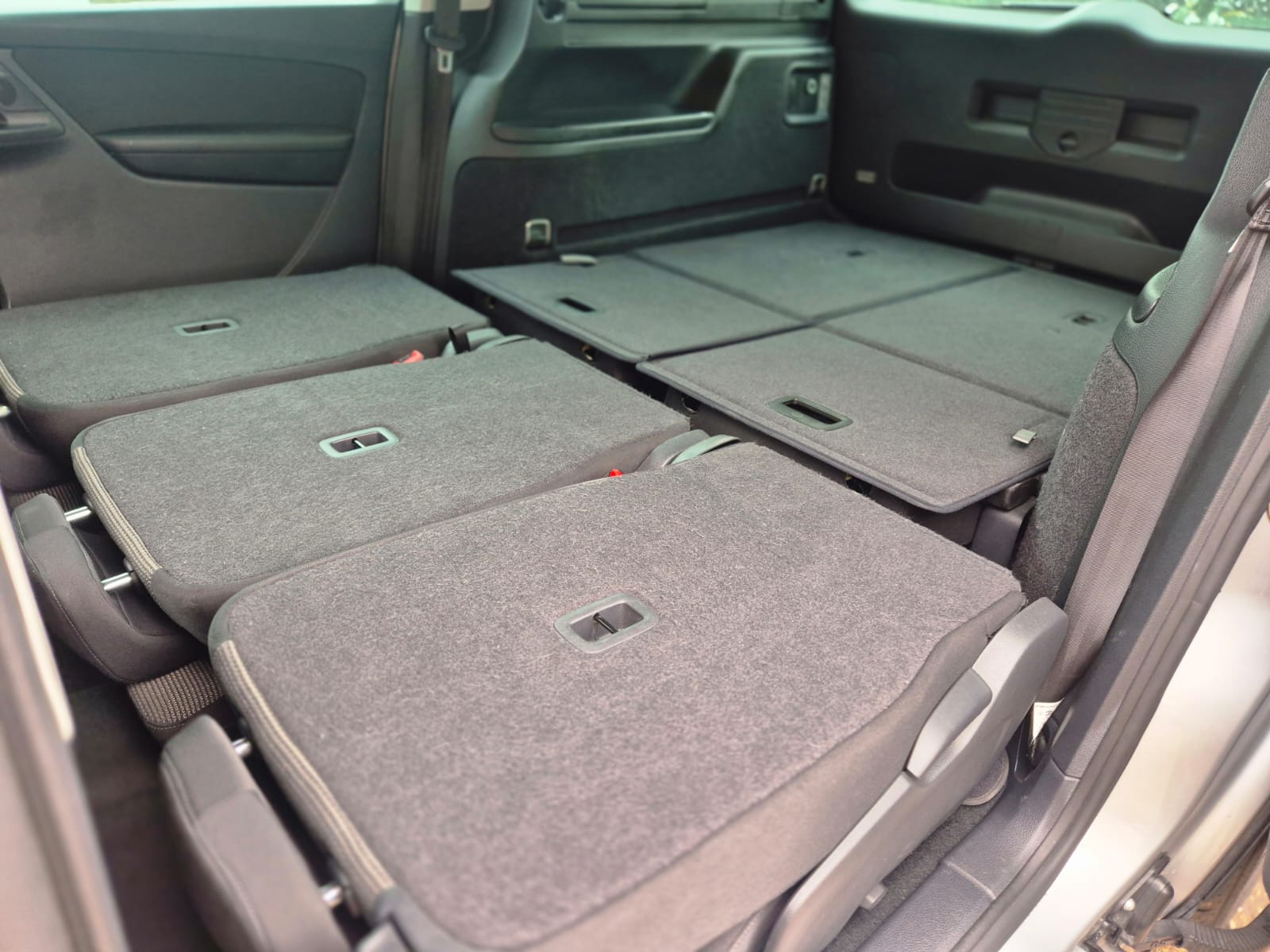 VOLKSWAGEN SHARAN 1400CC AUTOMATIC PETROL 2015