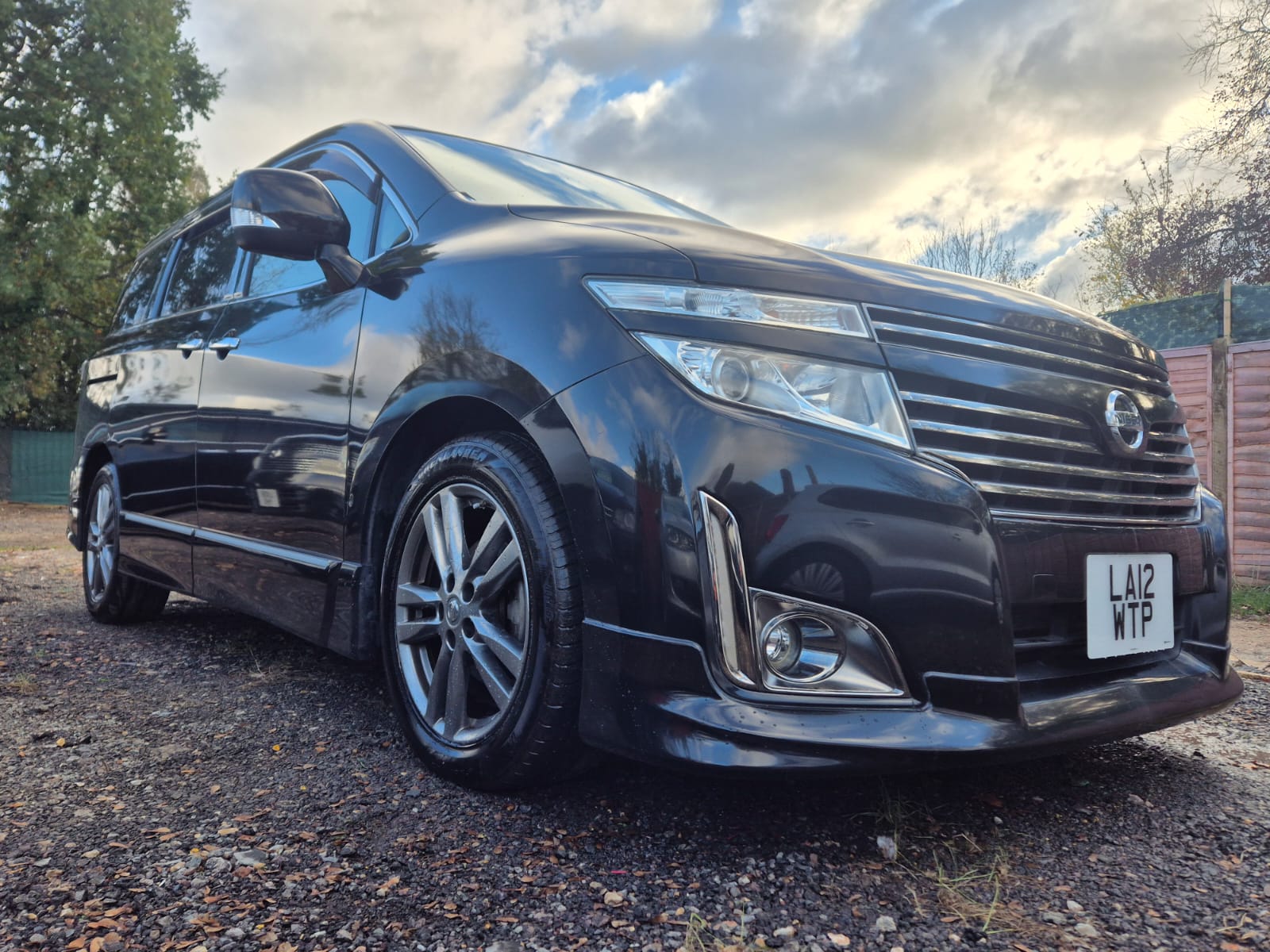 Nissan Elgran Highway Star 2012