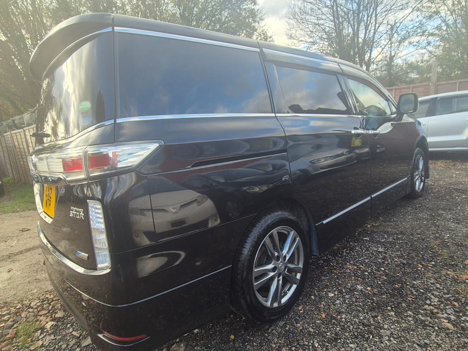 Nissan Elgran Highway Star 2012