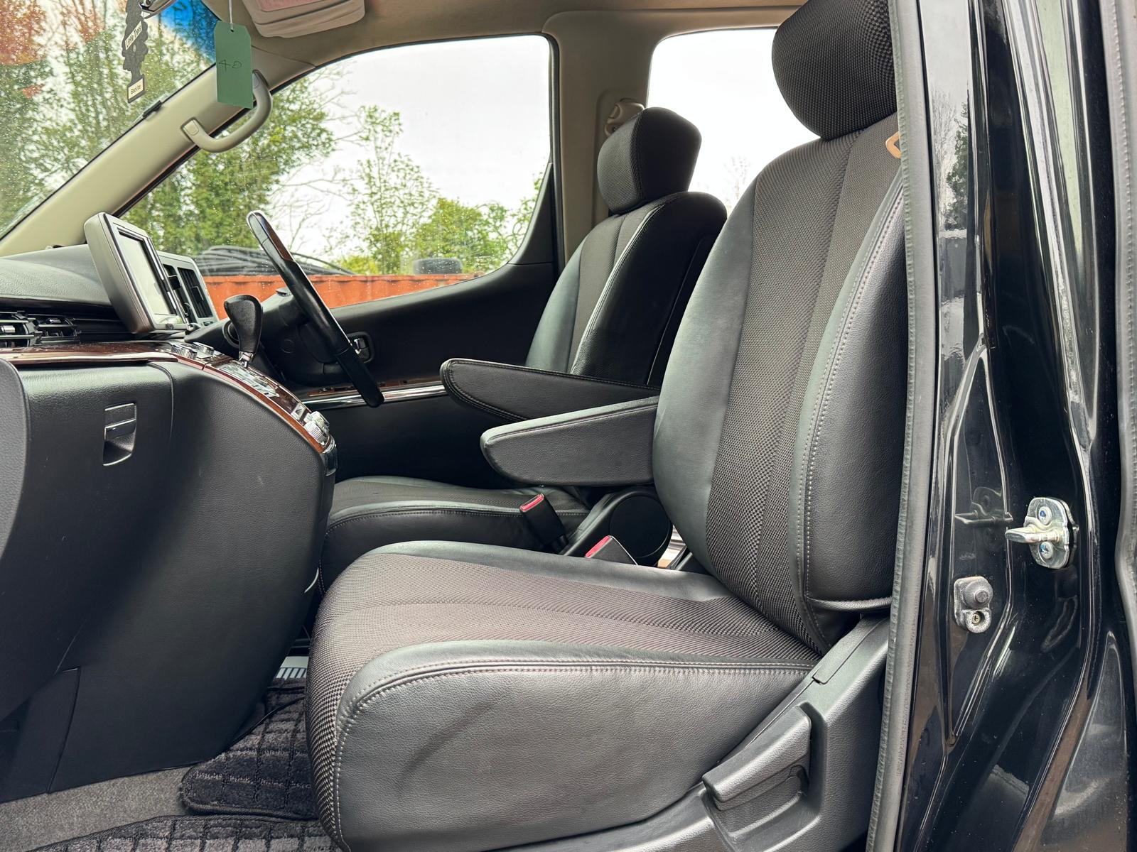 Nissan Elgrand Highway Star 2008