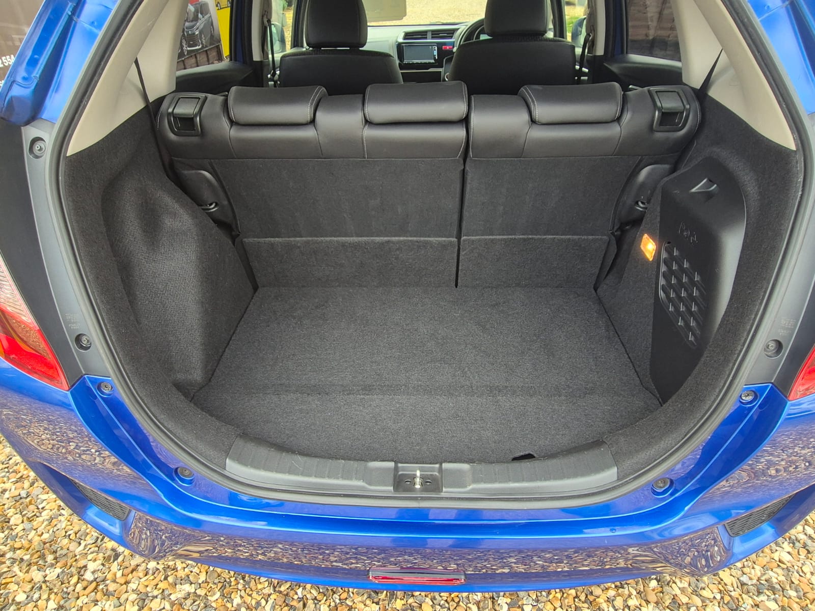 HONDA JAZZ HYBRID 2015