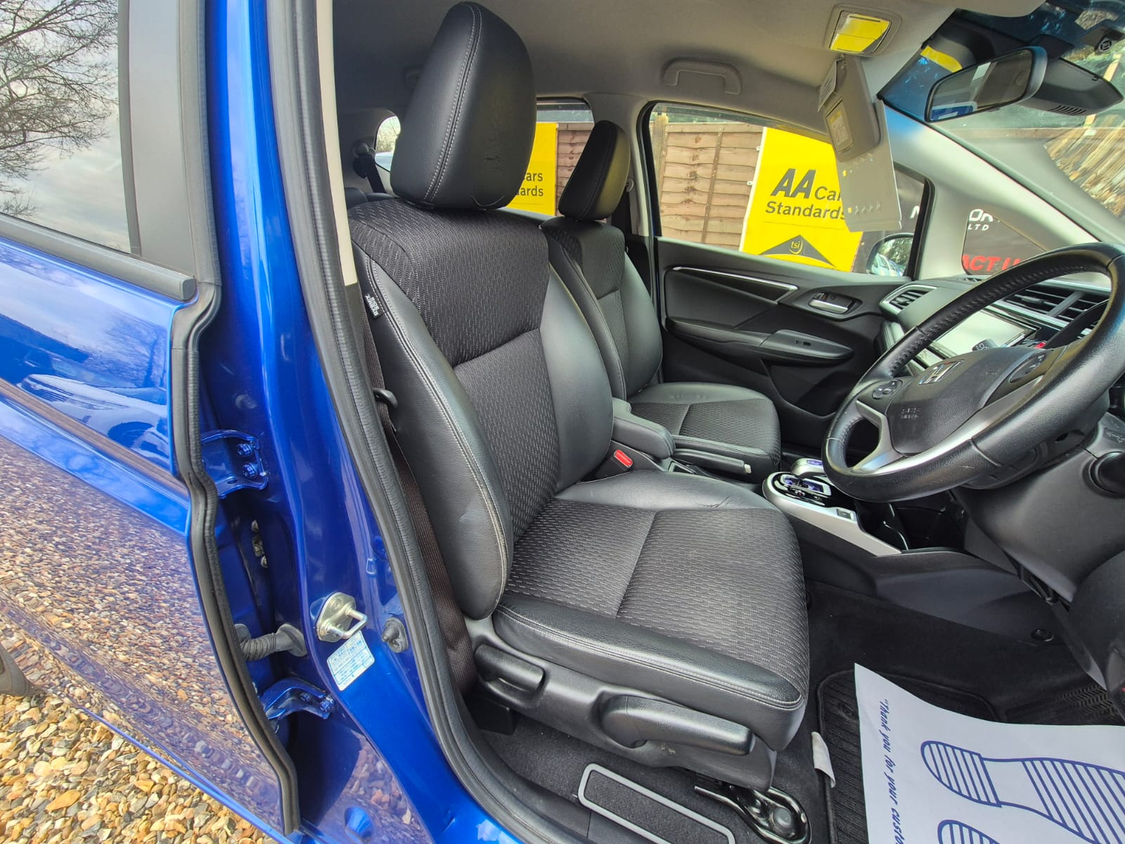 HONDA JAZZ HYBRID 2015