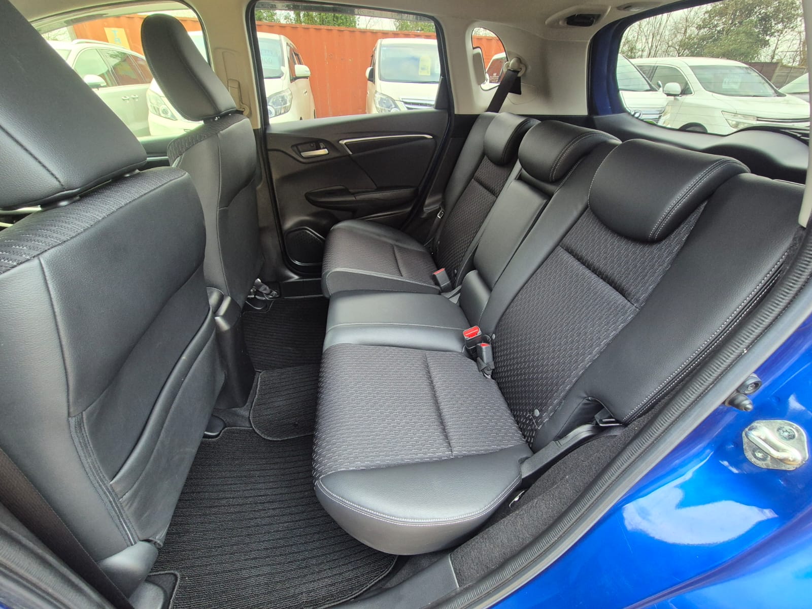 HONDA JAZZ HYBRID 2015