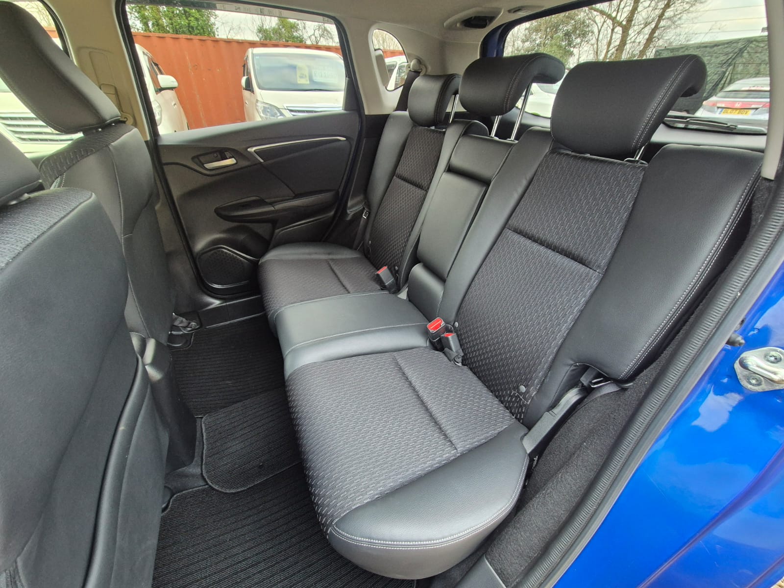 HONDA JAZZ HYBRID 2015