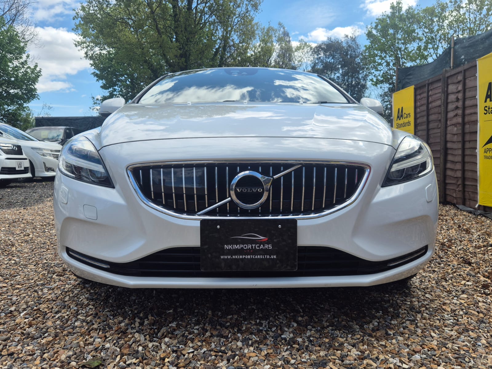 VOLVO V40 PETROL AUTOMATIC 2017