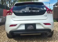 VOLVO V40 PETROL AUTOMATIC 2017