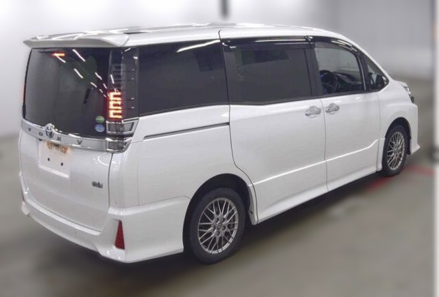 TOYOTA VOXY HYBRID YEAR 2020