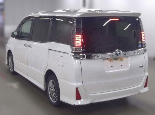 TOYOTA VOXY HYBRID YEAR 2020