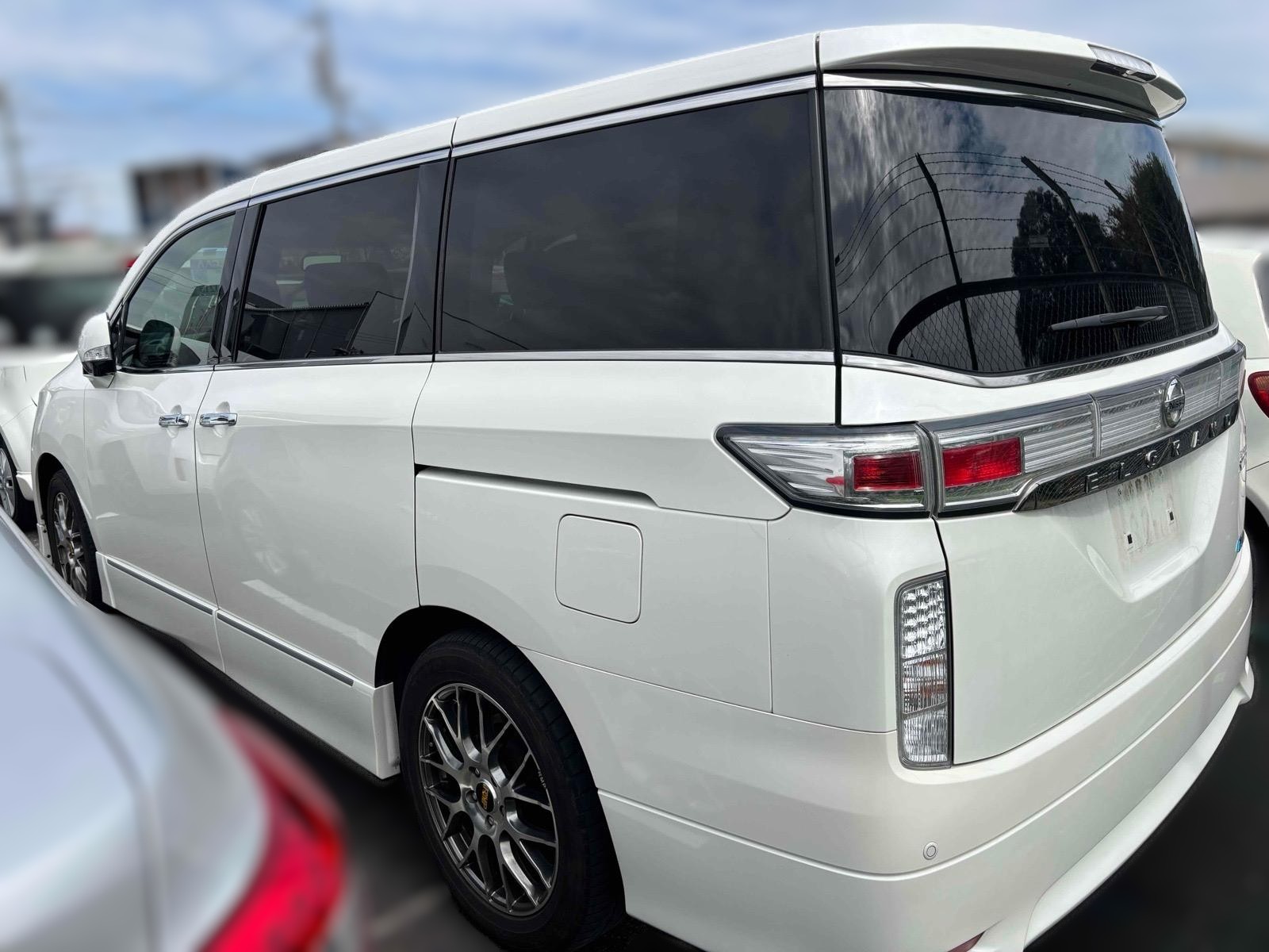 NISSAN ELGRAND HIGHWAY STAR 2012 PETROL AUTOMATIC