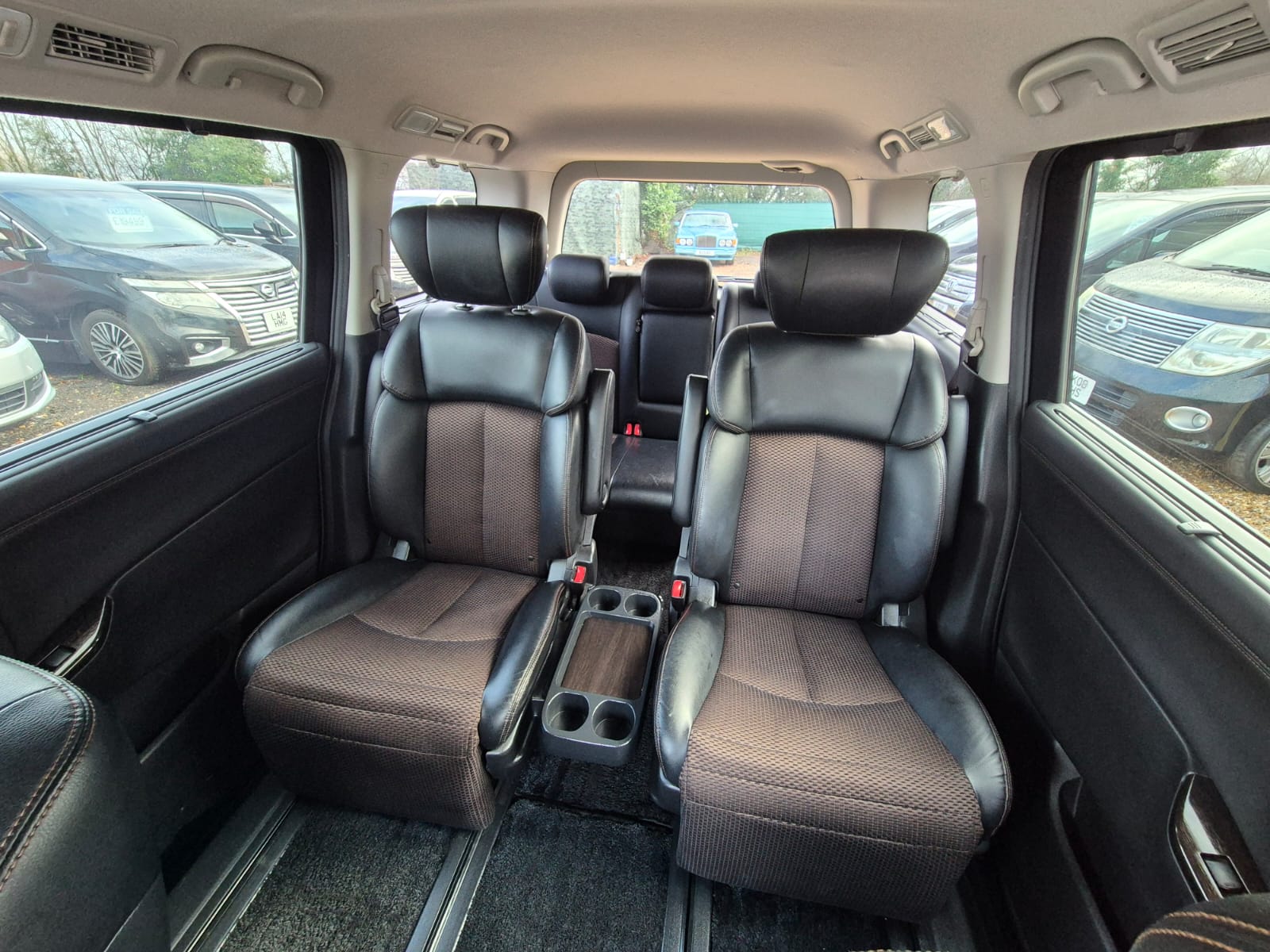 NISSAN ELGRAND HIGHWAY STAR 2012