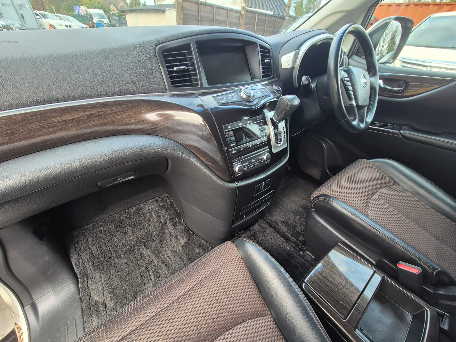 NISSAN ELGRAND HIGHWAY STAR 2012