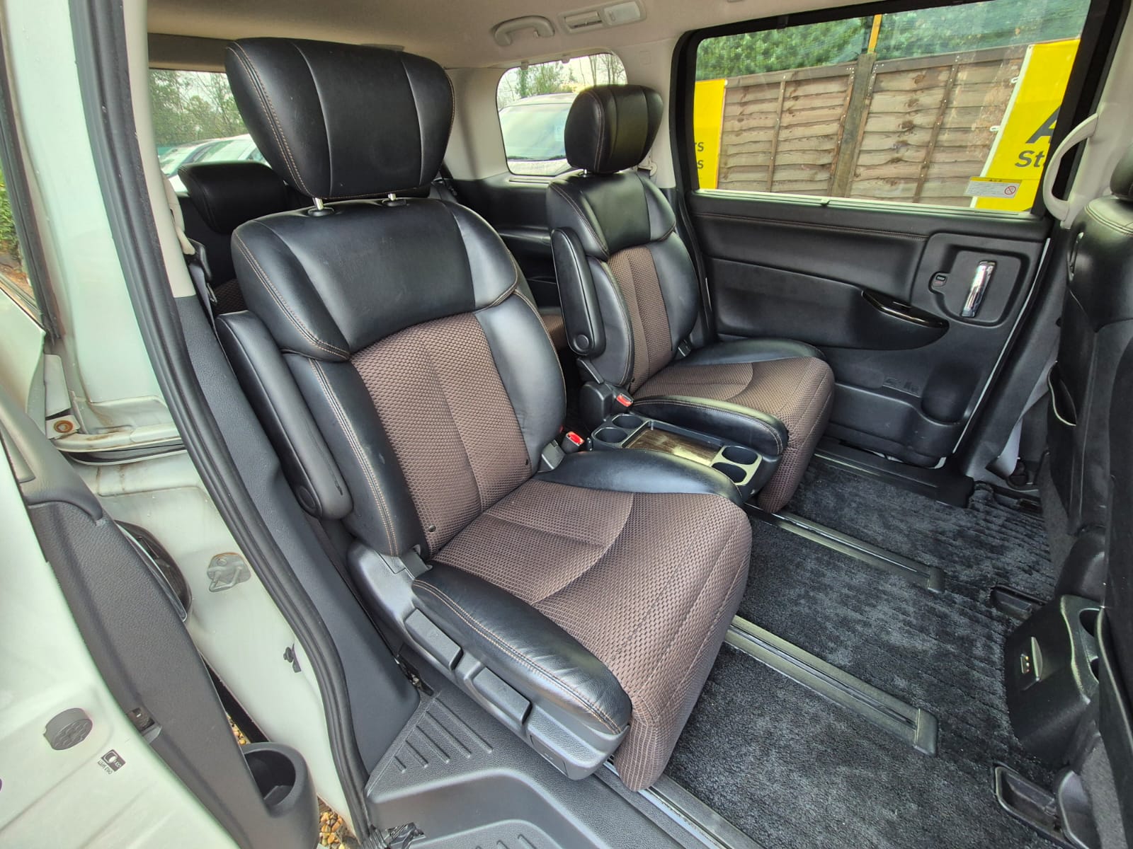 NISSAN ELGRAND HIGHWAY STAR 2012