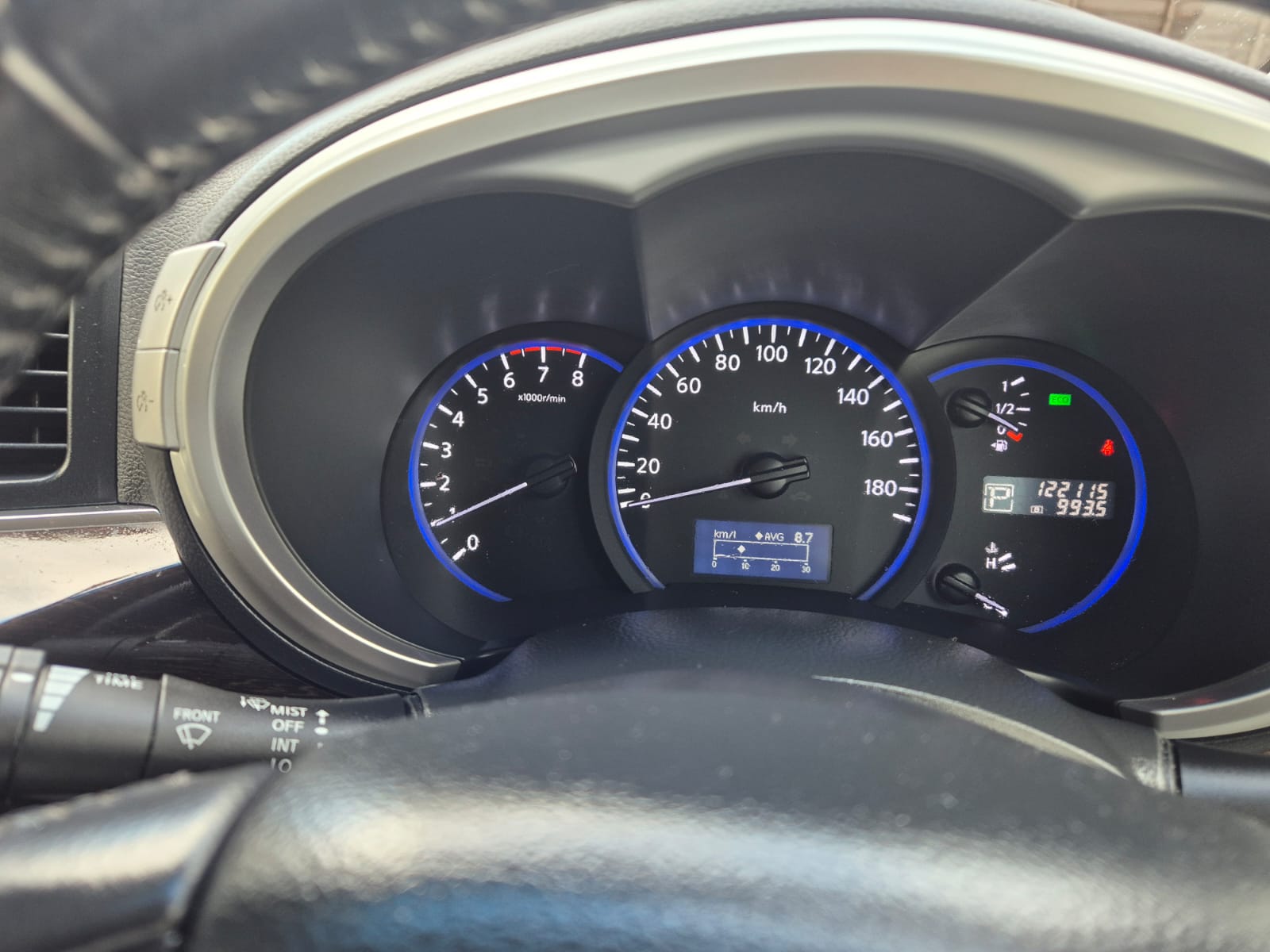 NISSAN ELGRAND HIGHWAY STAR 2012