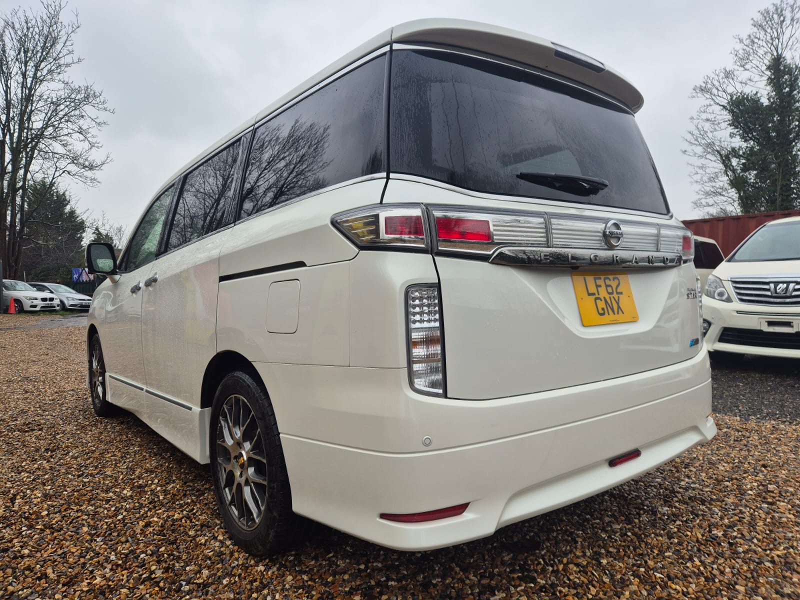 NISSAN ELGRAND HIGHWAY STAR 2012