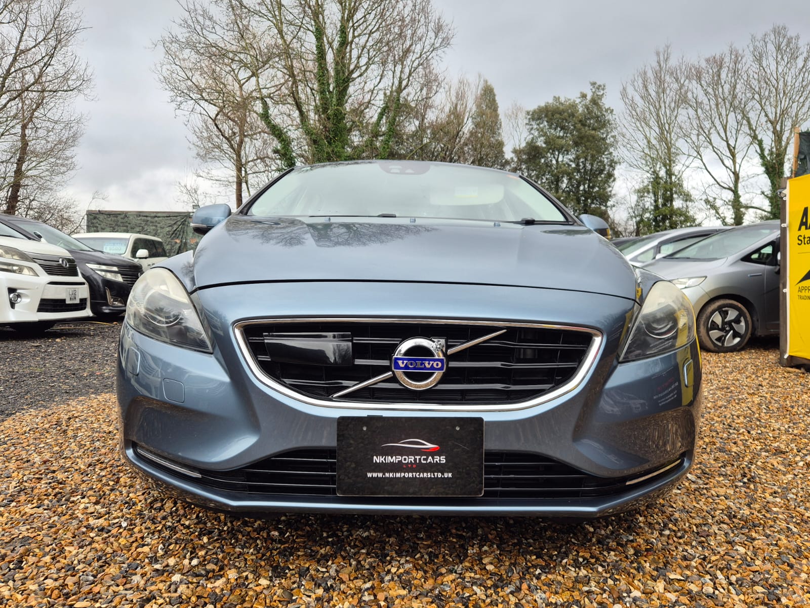 VOLVO V40 PETROL AUTOMATIC YEAR 2013