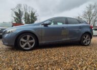 VOLVO V40 PETROL AUTOMATIC YEAR 2013