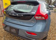 VOLVO V40 PETROL AUTOMATIC YEAR 2013