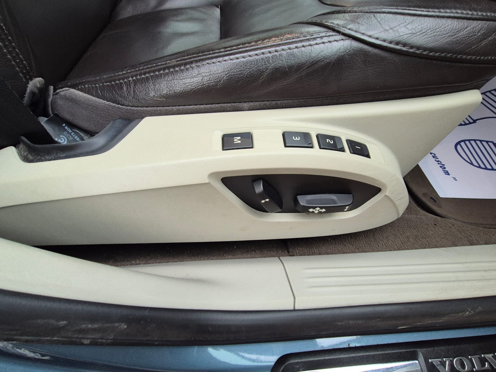 VOLVO V40 PETROL AUTOMATIC YEAR 2013