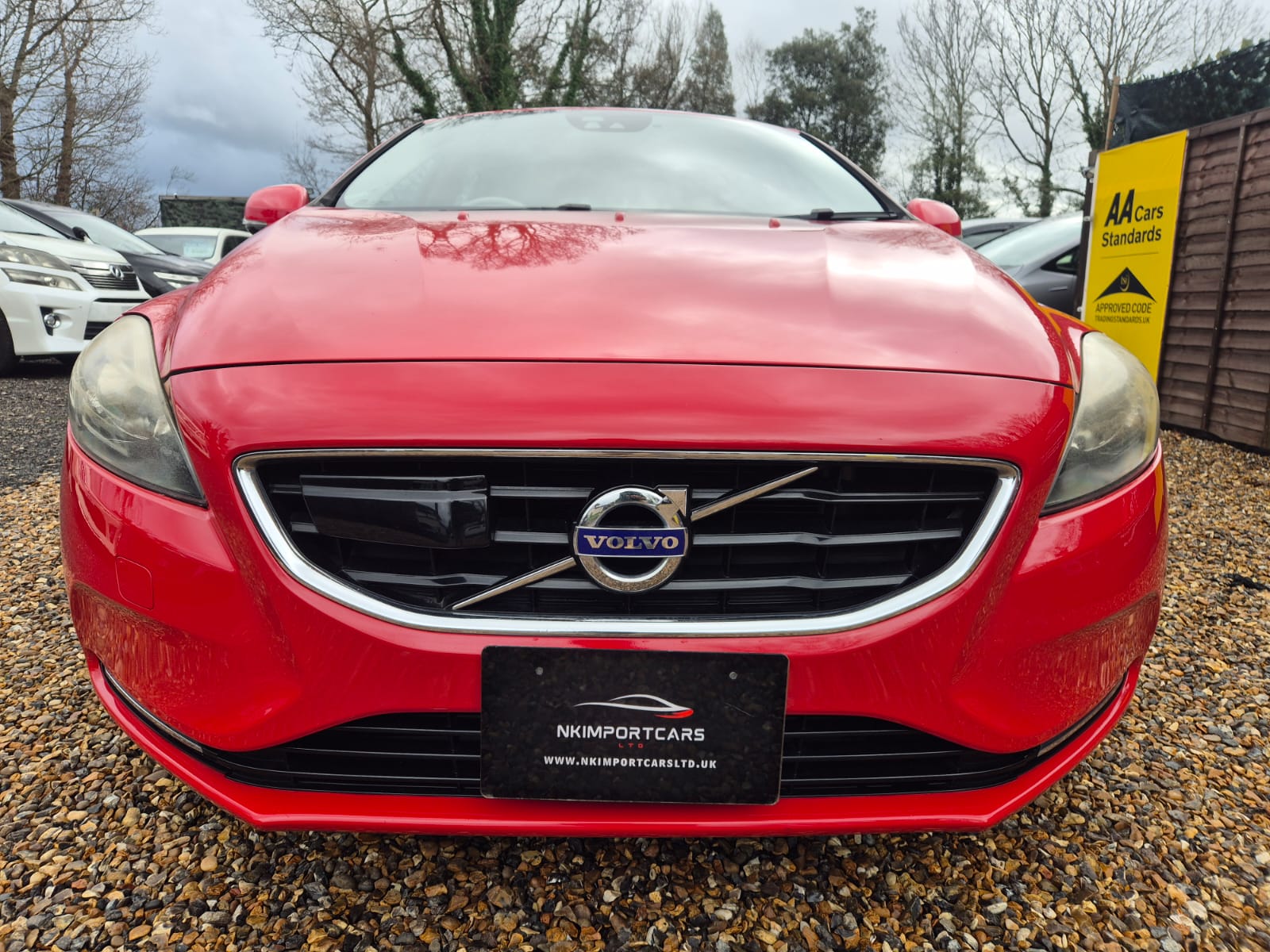 VOLVO V40 PETROL AUTOMATIC 2014