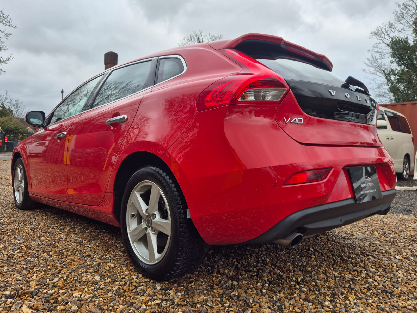 VOLVO V40 PETROL AUTOMATIC 2014
