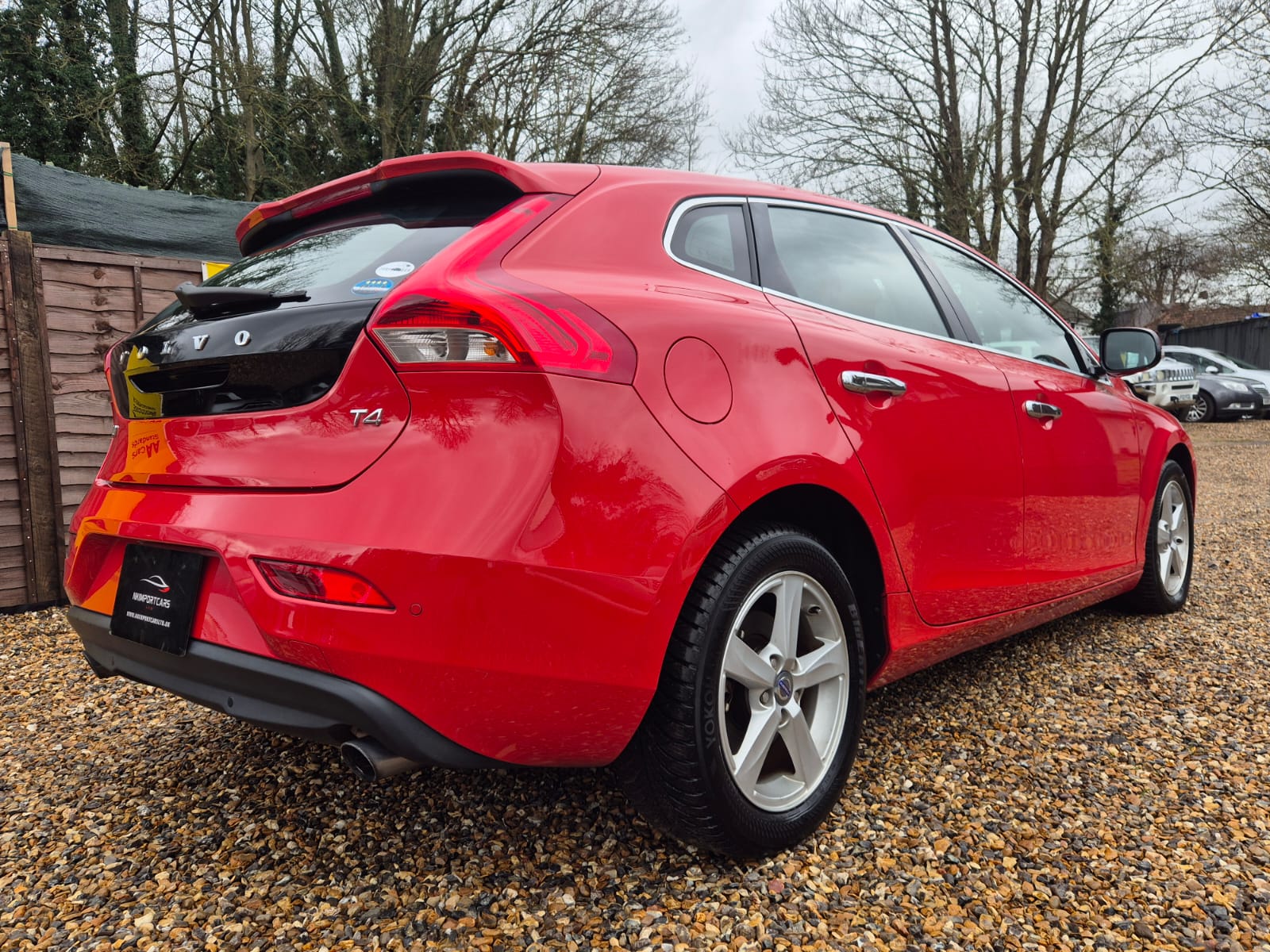 VOLVO V40 PETROL AUTOMATIC 2014