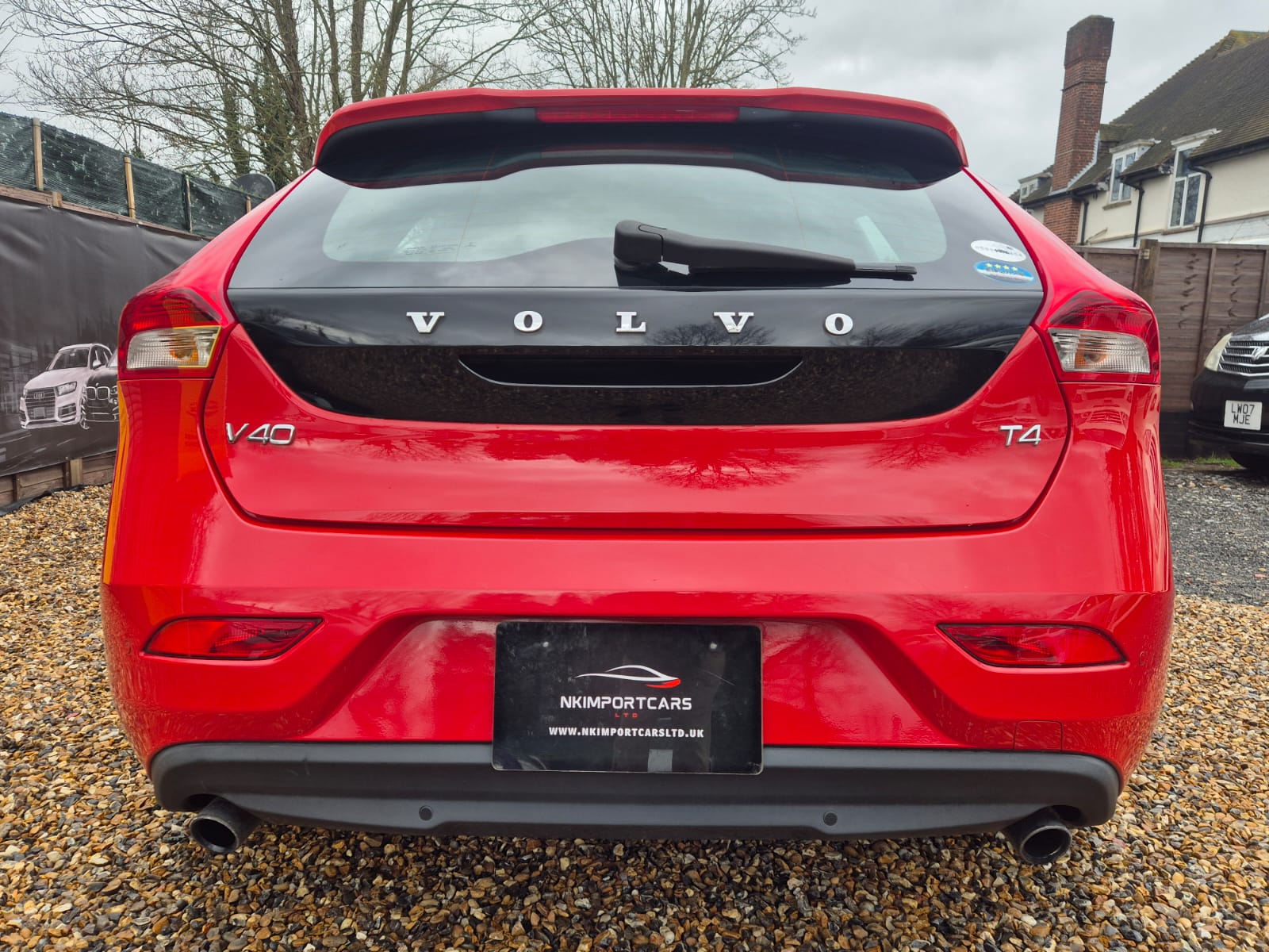 VOLVO V40 PETROL AUTOMATIC 2014