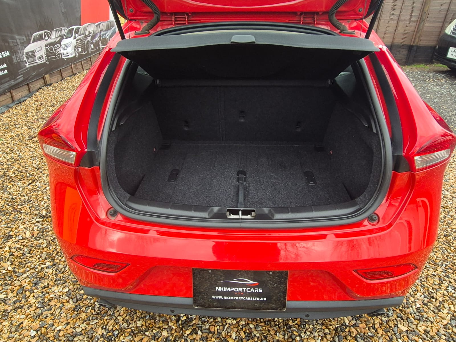 VOLVO V40 PETROL AUTOMATIC 2014