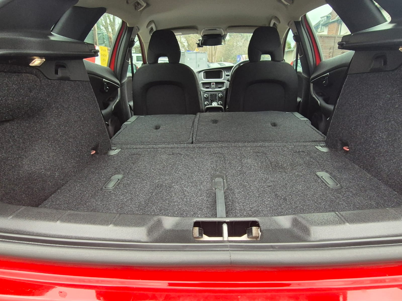 VOLVO V40 PETROL AUTOMATIC 2014