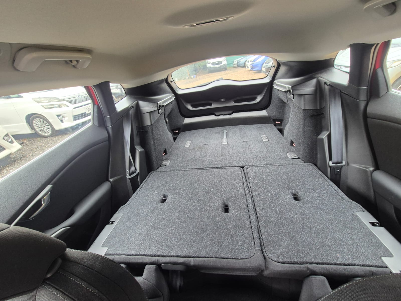 VOLVO V40 PETROL AUTOMATIC 2014