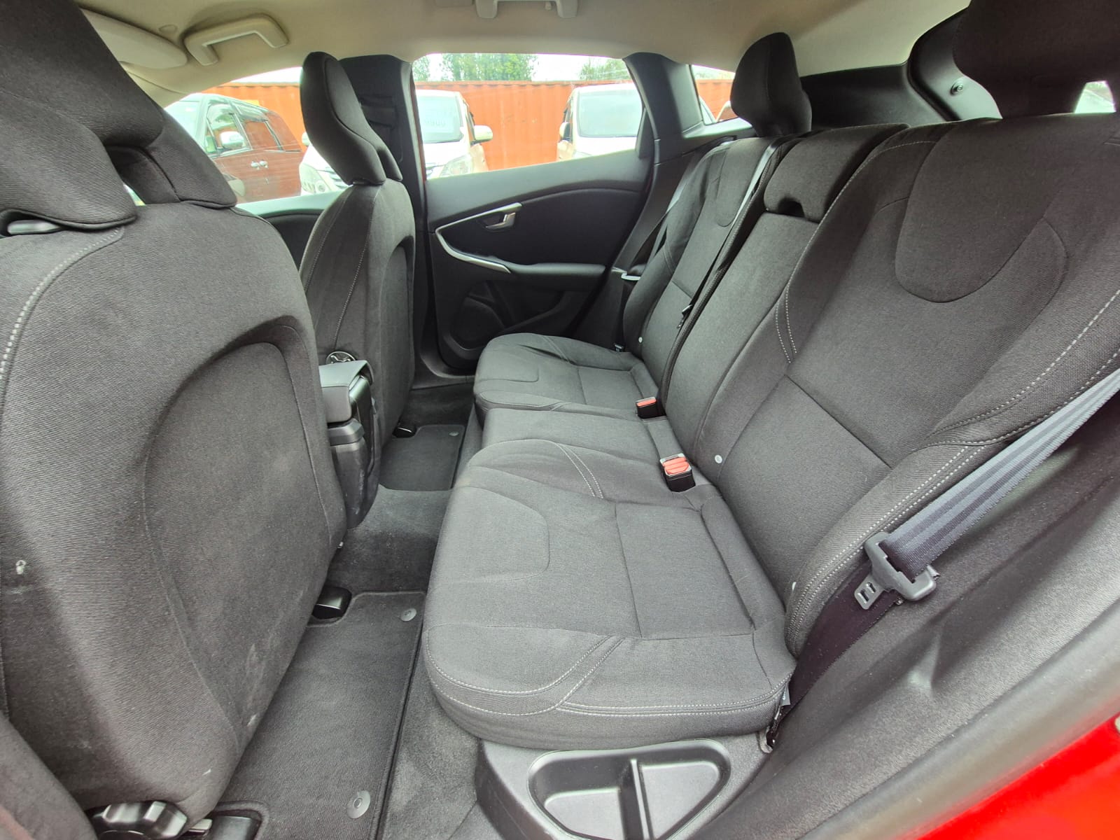 VOLVO V40 PETROL AUTOMATIC 2014