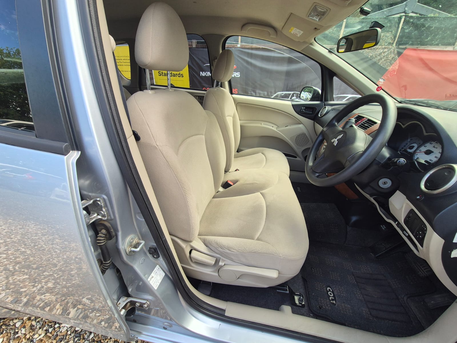 MITSUBISHI COLT 2011 AUTOMATIC ULEZ FREE