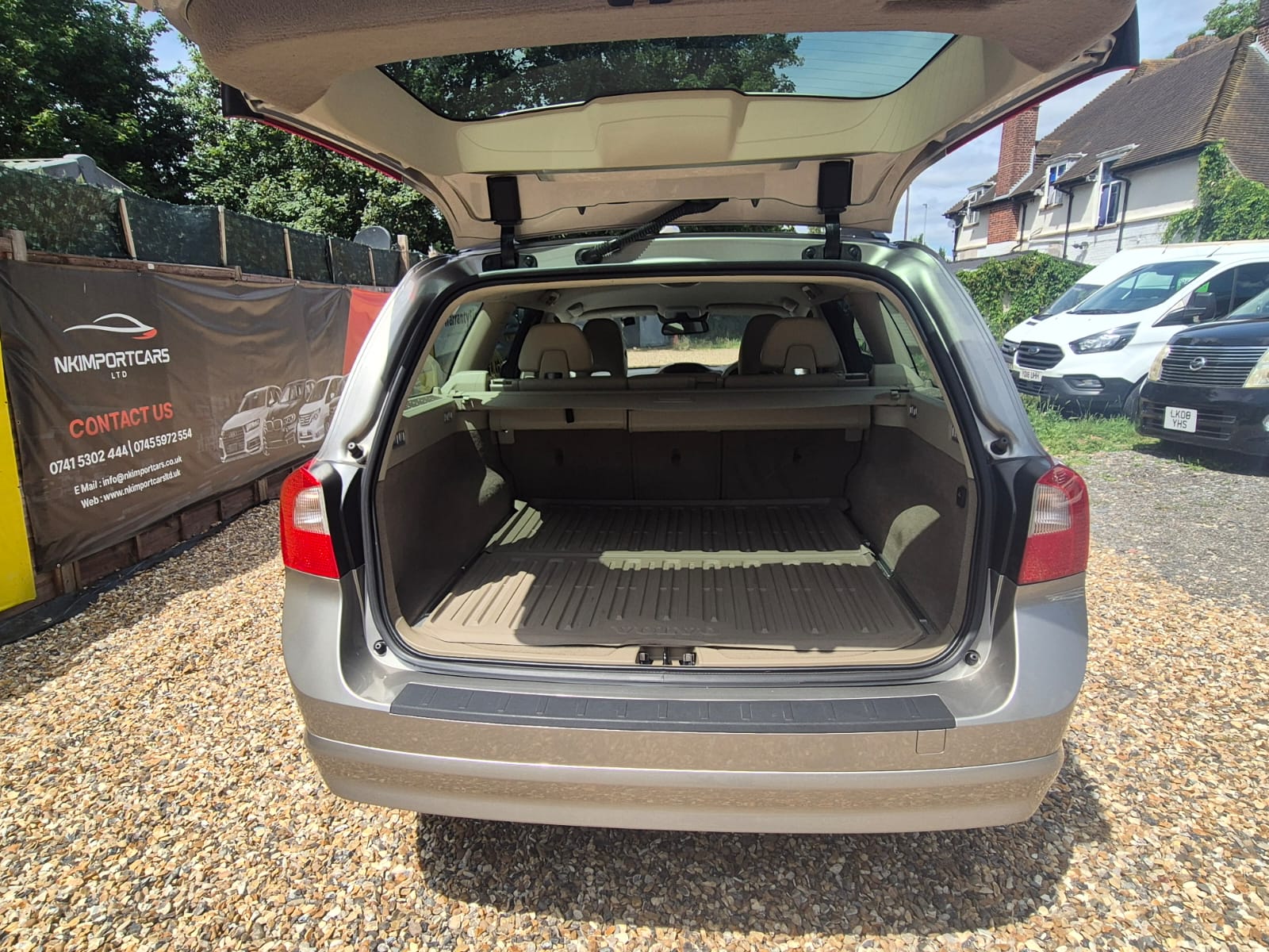 Volvo V70 2.0 T5 R-Design Estate 5dr Petrol Powershift Euro 5 Ulez Free