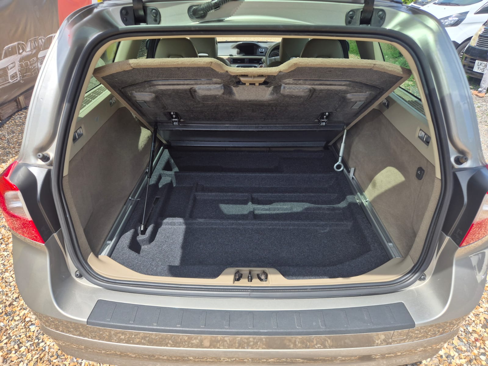 Volvo V70 2.0 T5 R-Design Estate 5dr Petrol Powershift Euro 5 Ulez Free