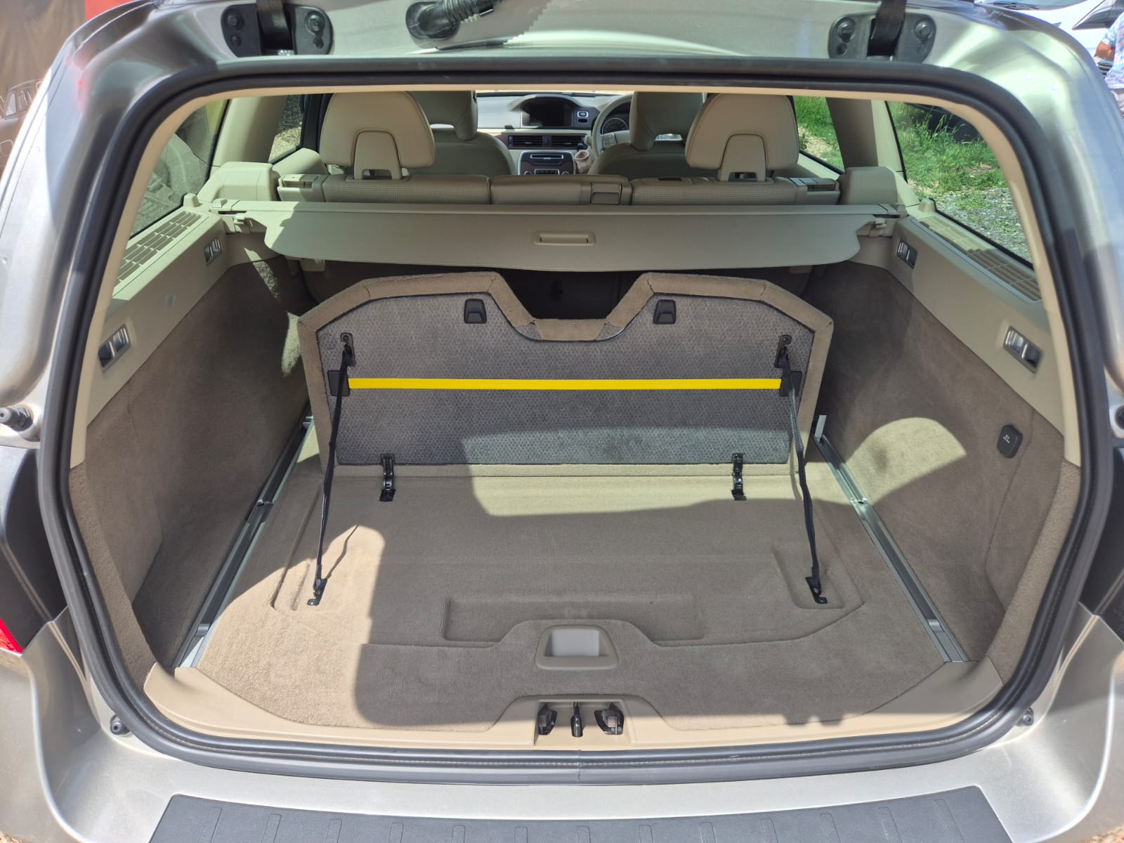 Volvo V70 2.0 T5 R-Design Estate 5dr Petrol Powershift Euro 5 Ulez Free