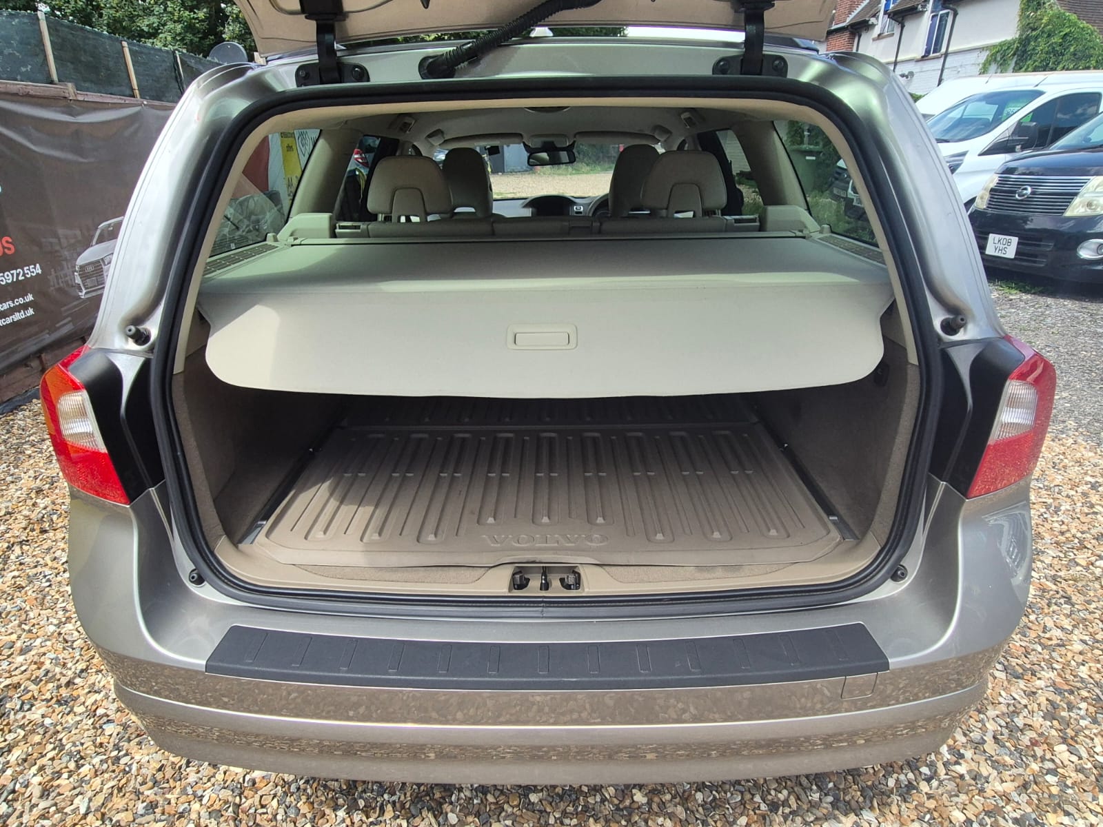 Volvo V70 2.0 T5 R-Design Estate 5dr Petrol Powershift Euro 5 Ulez Free